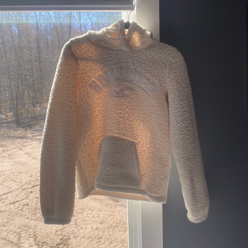Size S Fuzzy White Hollister Sweatshirt